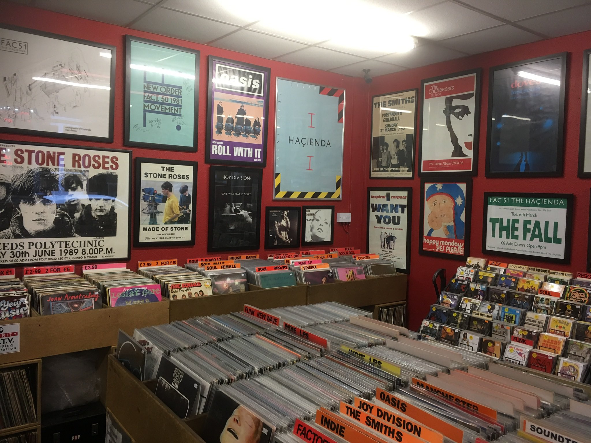 vinyl-revival-record-shops-manchester