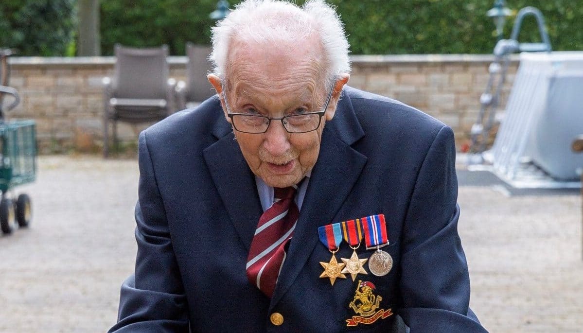 99 Year Old Wwii Veteran Raises £7m For The Nhs Walking Laps Around His Back Garden Secret