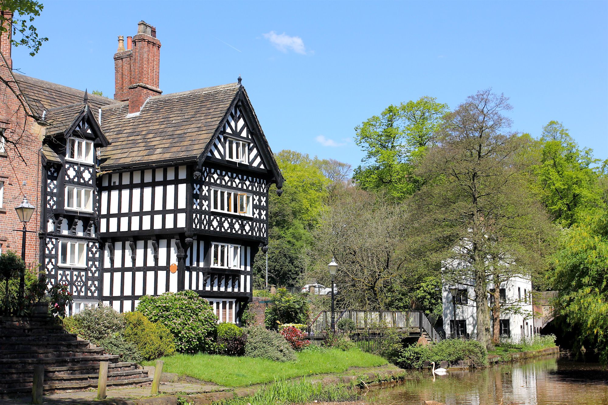 worsley-bridgewater-canal-manchester-day-trips