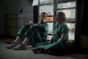 The Good Nurse (2022). L to R: Eddie Redmayne as Charlie Cullen and Jessica Chastain as Amy Loughren-arrives-on-netflix-october-26