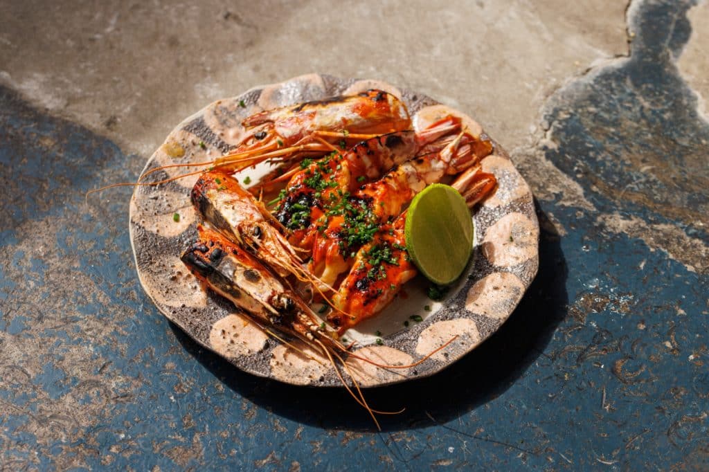 grilled-prawns-with-lime-wedge-madre
