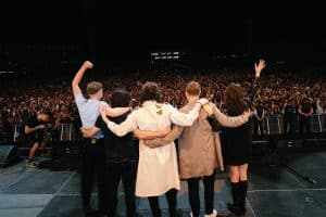 the-courteeners-band-grouped-together-on-stage