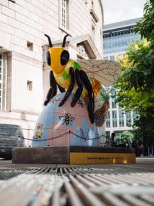 one-of-the-bees-monument-in-manchester