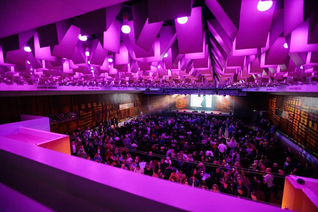 purple-ceiling-at-new-century-hall-manchester-lloking-down-at-audience-and-stage