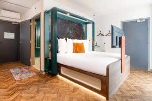 yotel-hotel-room