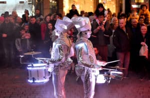 sparkling-street-performers