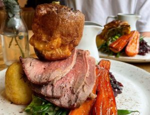 smithfield-social-roast-with-yorkshire-pud-on-top