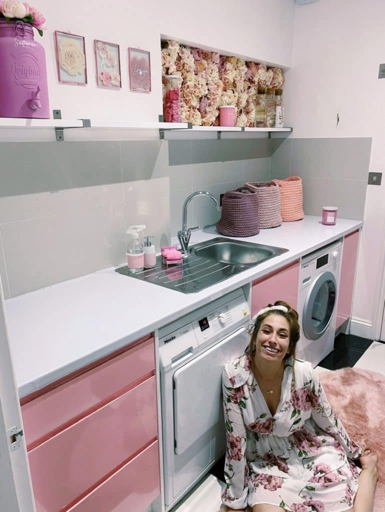 stacey-solomon-sat-one-floor-of-pink-kitchen