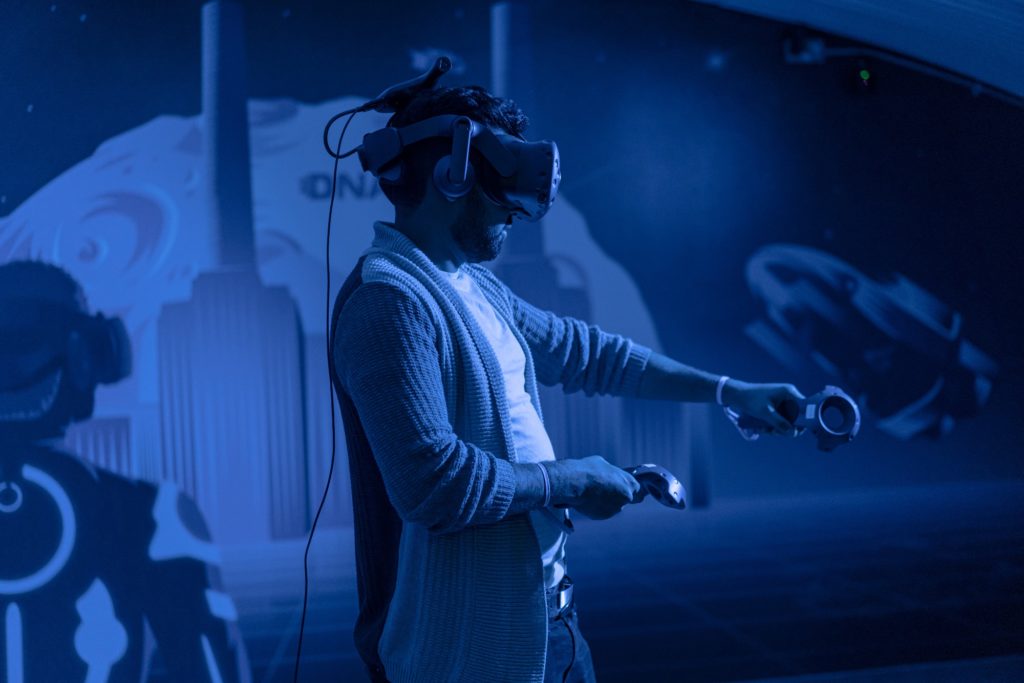 man-with-vr-headset-on-at-dna-vr-experience-which-is-coming-to-manchester