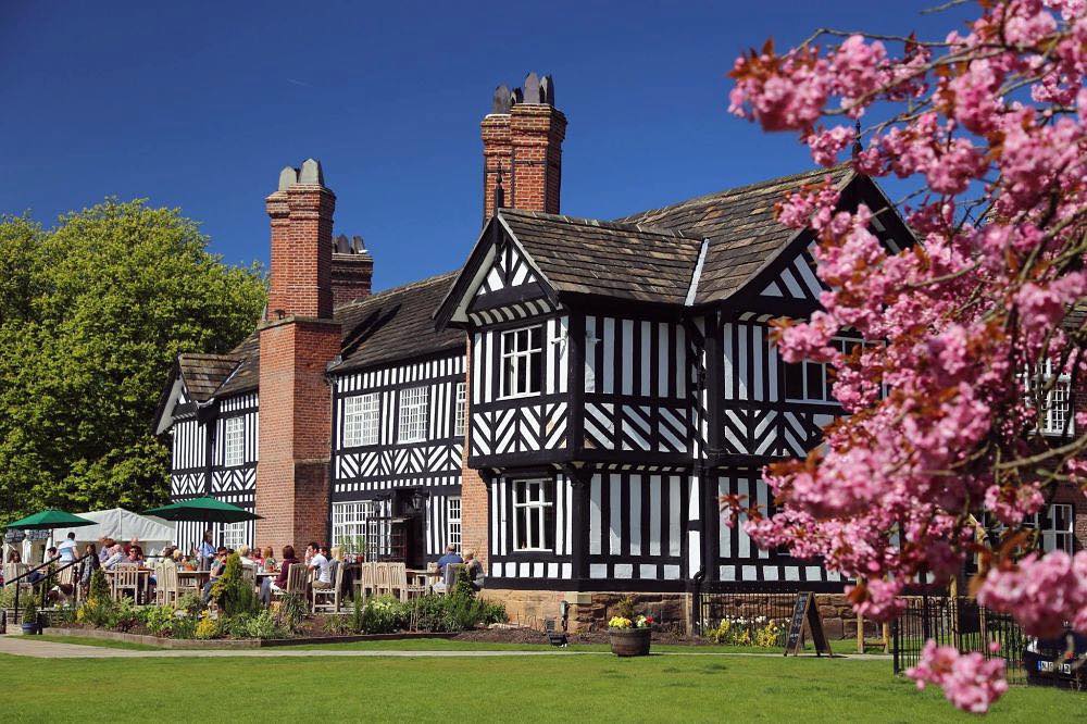 worsley-old-hall-walks-in-manchester-pubs