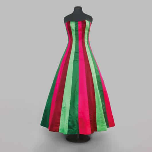 schiapparelli-striped-dress-on-mannequinn-unpicking-couture-exhibition