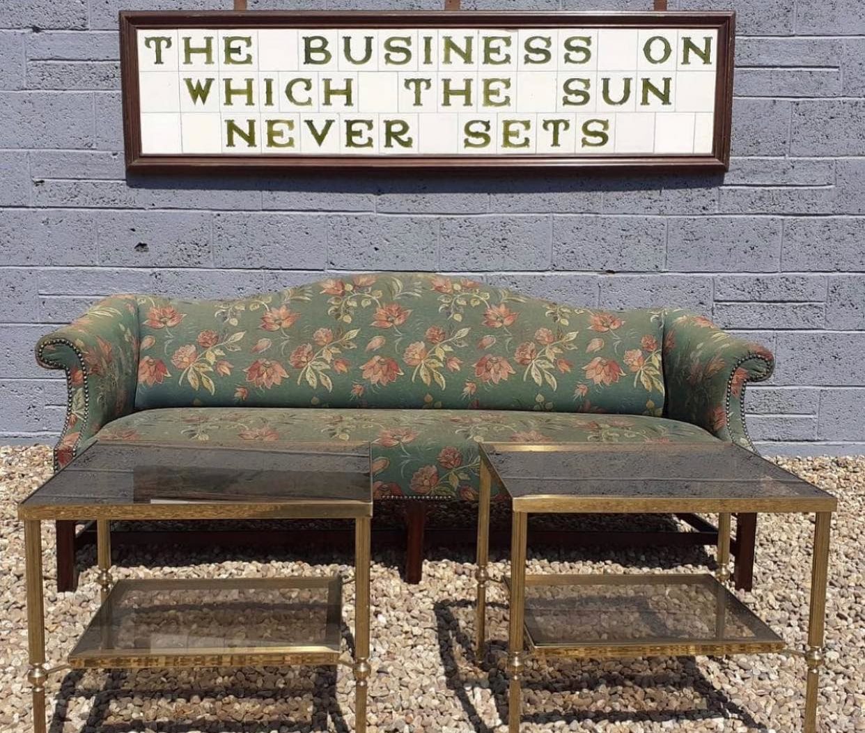antiques-sofa-tables-sign-levenshulme