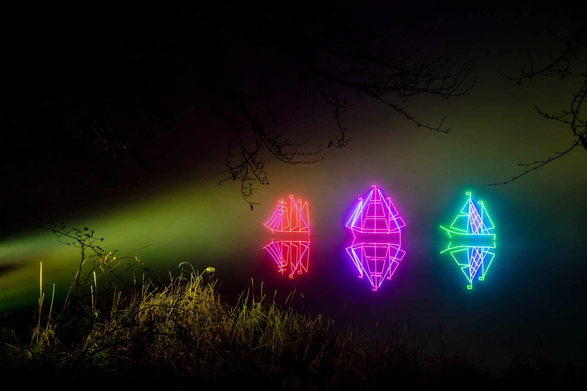 ships-lake-neon-lights