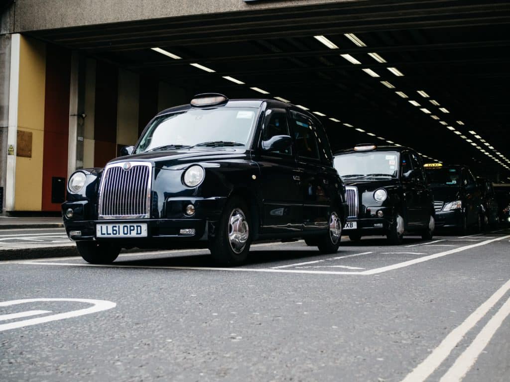 row-of-taxis-on-taxi-rank-taxi-fares-in-manchester-set-to-increase
