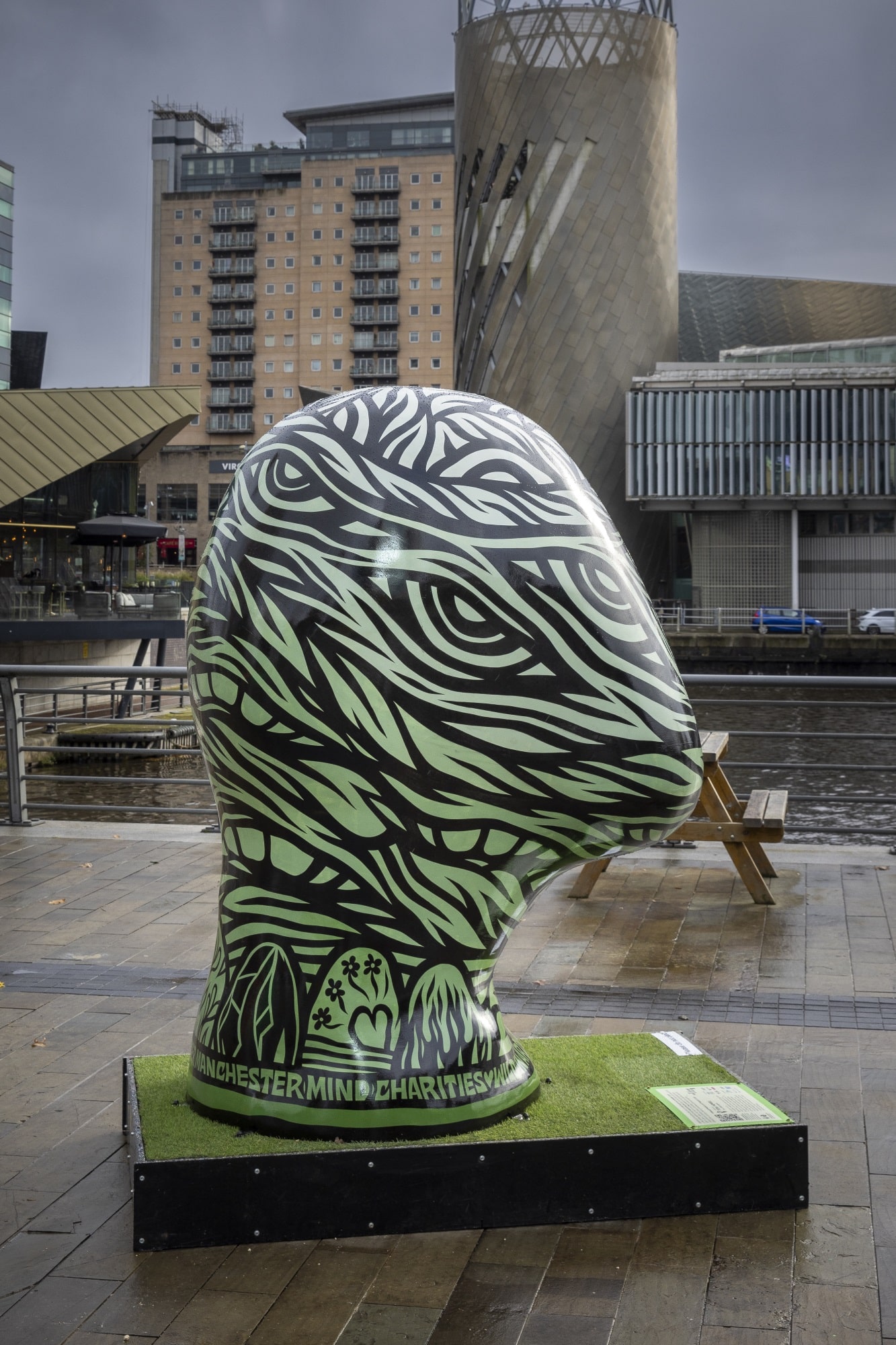 head-sculpture-at-mediacity-salford