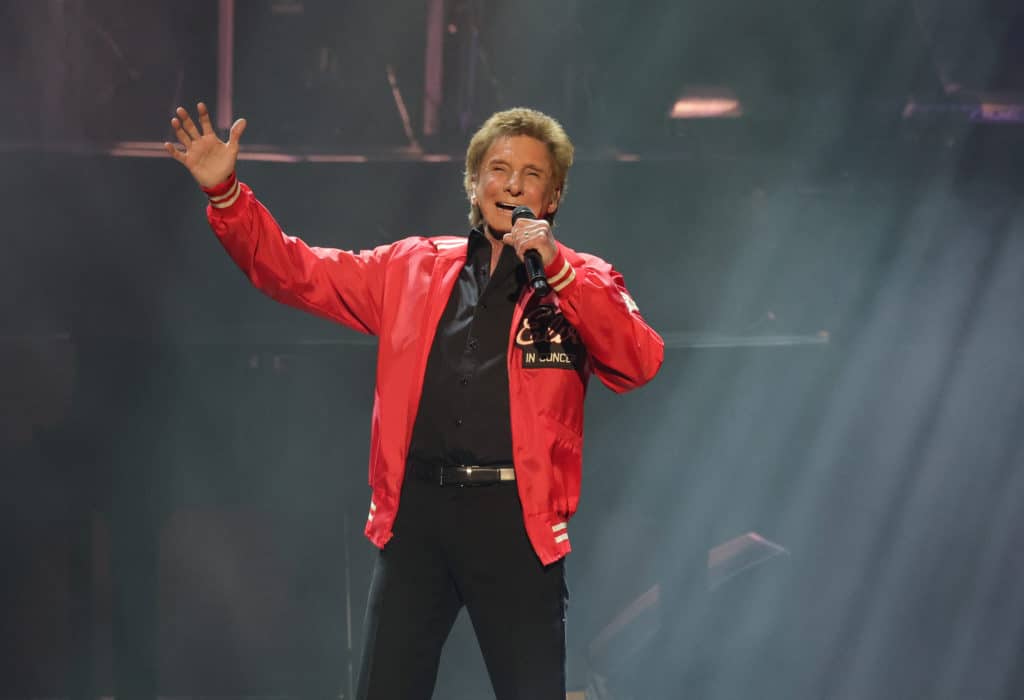 barry-manilow-manchester